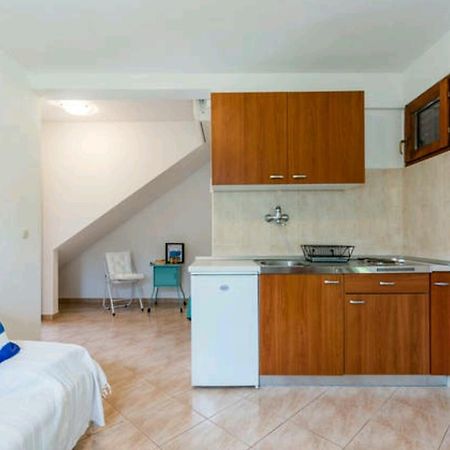 Apartments Bralic Vis Exterior photo